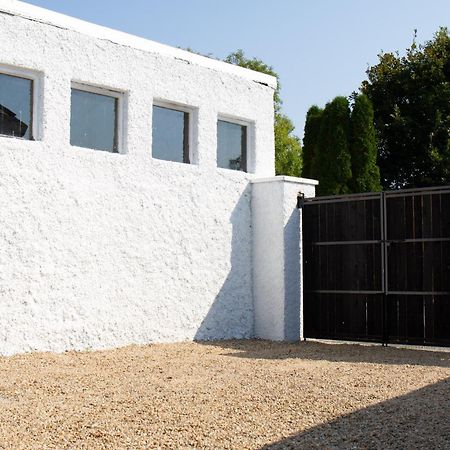 Hill House Lodge Sleeps 6 Overlooking The Rock Of Cashel Cashel  Exteriör bild