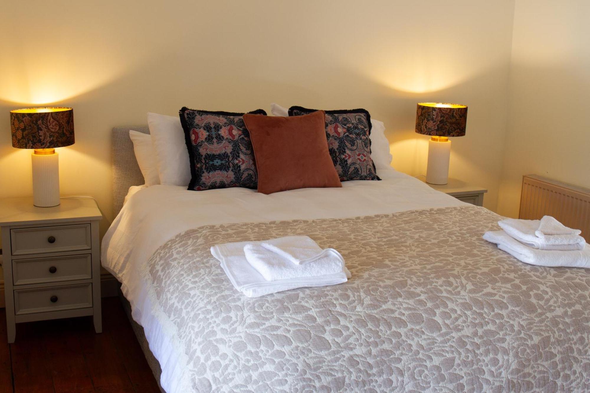 Hill House Lodge Sleeps 6 Overlooking The Rock Of Cashel Cashel  Exteriör bild
