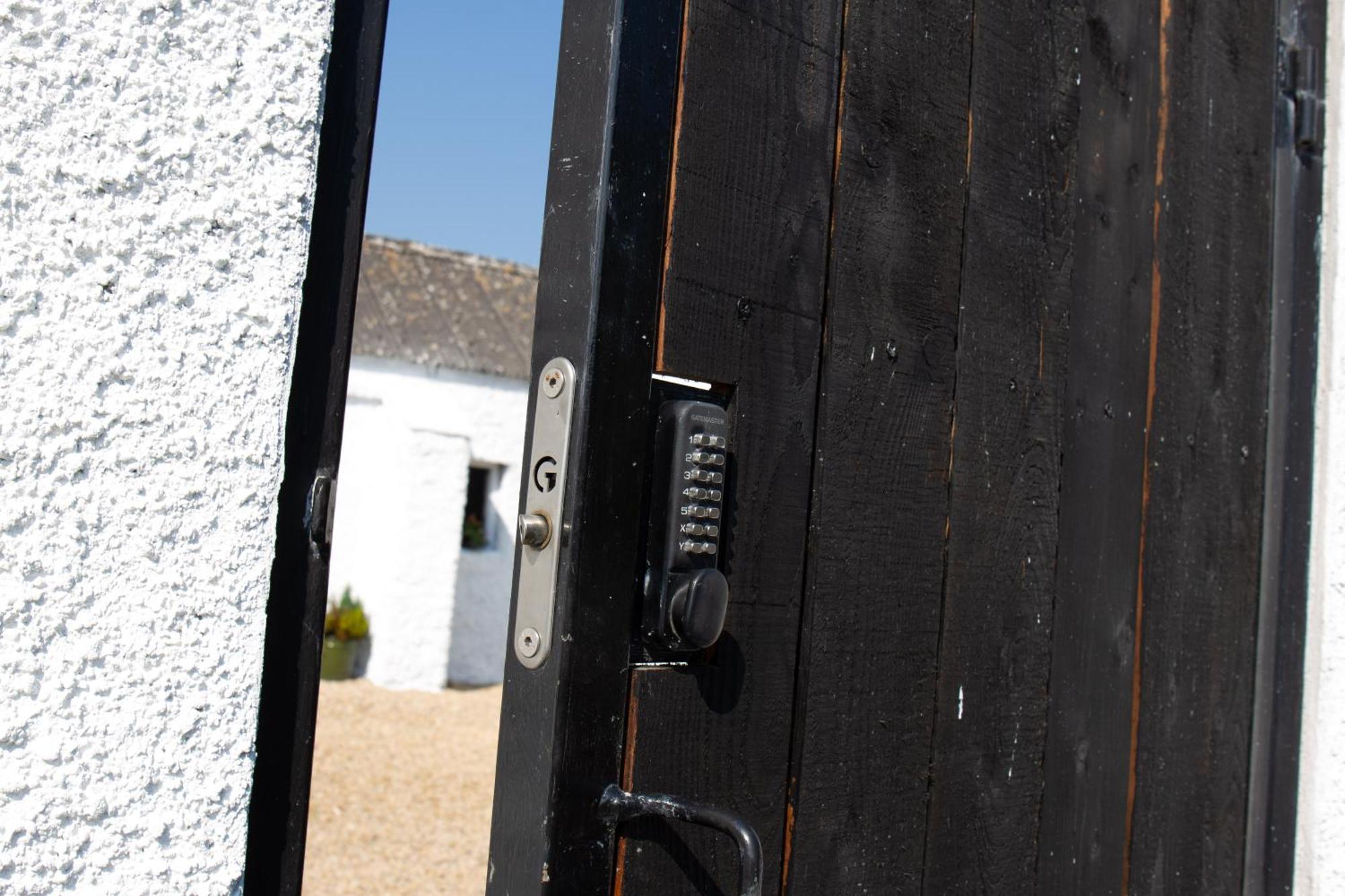 Hill House Lodge Sleeps 6 Overlooking The Rock Of Cashel Cashel  Exteriör bild